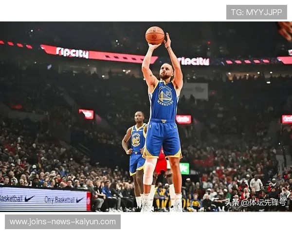 库里连环三分狂轰,勇士再度点燃看台 库里连环三分狂轰,勇士再度点燃看台